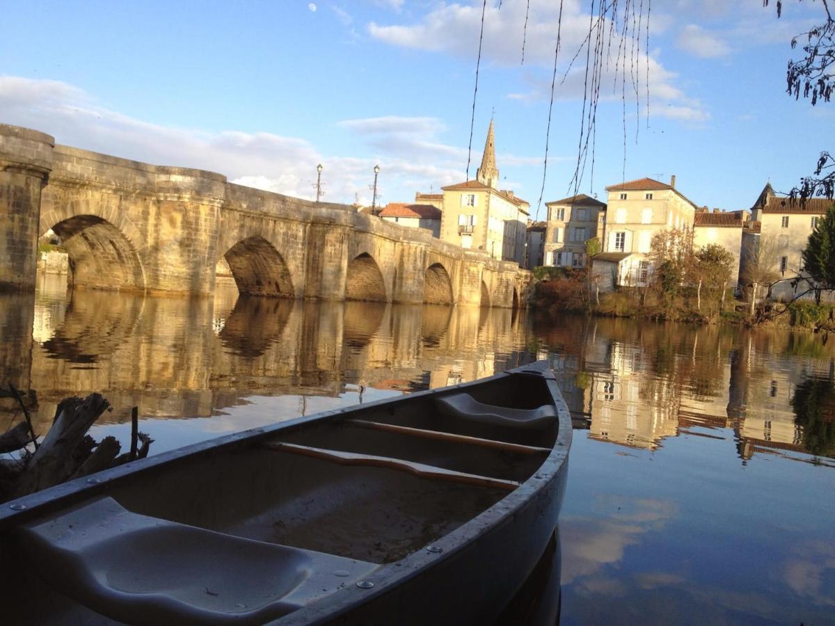 Pont Vieux Chambres D'Hotes Confolens Exterior photo
